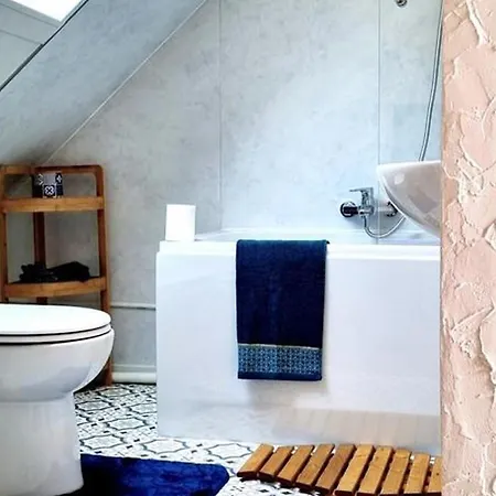 Holiday home Au Bord De L'eau Avec Terrasse Et Cheminee - Fr-1-532-18