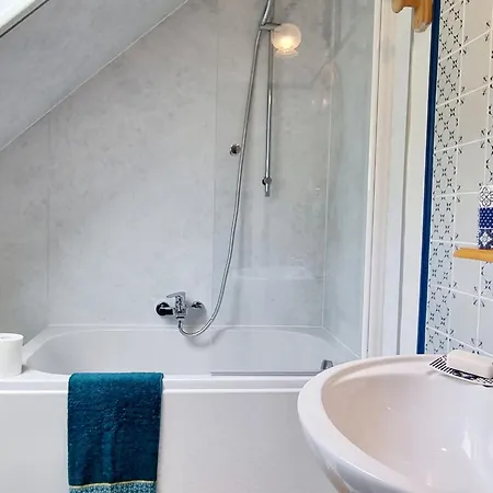 Au Bord De L'eau Avec Terrasse Et Cheminee - Fr-1-532-18 Holiday home *