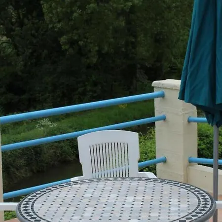 Holiday home Au Bord De L'eau Avec Terrasse Et Cheminee - Fr-1-532-18 *