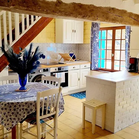 Holiday home Au Bord De L'eau Avec Terrasse Et Cheminee - Fr-1-532-18 Guise