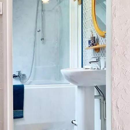 Au Bord De L'eau Avec Terrasse, Cheminee Et Equipements Complets A Lesquielles-st-germain - Fr-1-532-18 * Guise