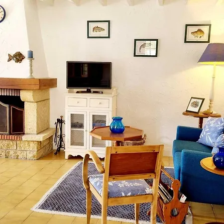 Au Bord De L'eau Avec Terrasse Et Cheminee - Fr-1-532-18 *